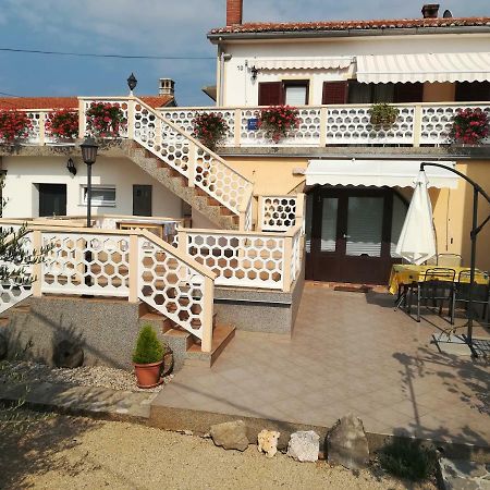 Apartmani Marija Malinska Exterior foto