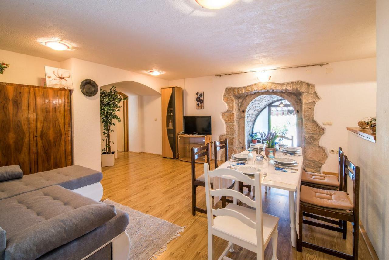 Apartmani Marija Malinska Exterior foto