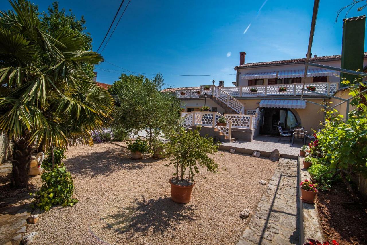 Apartmani Marija Malinska Exterior foto